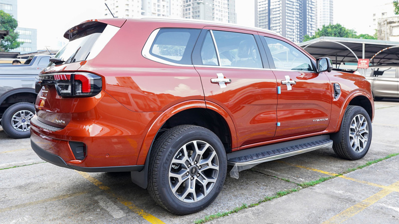 Ford Everest Titanium 4x4 đỏ 2023
